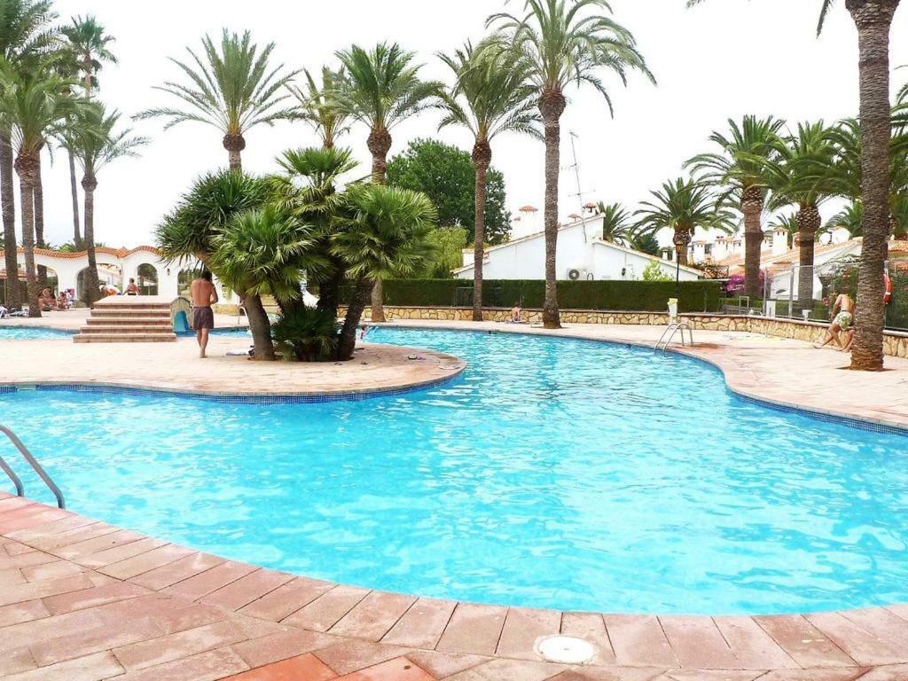 Rey-piscina Apartment